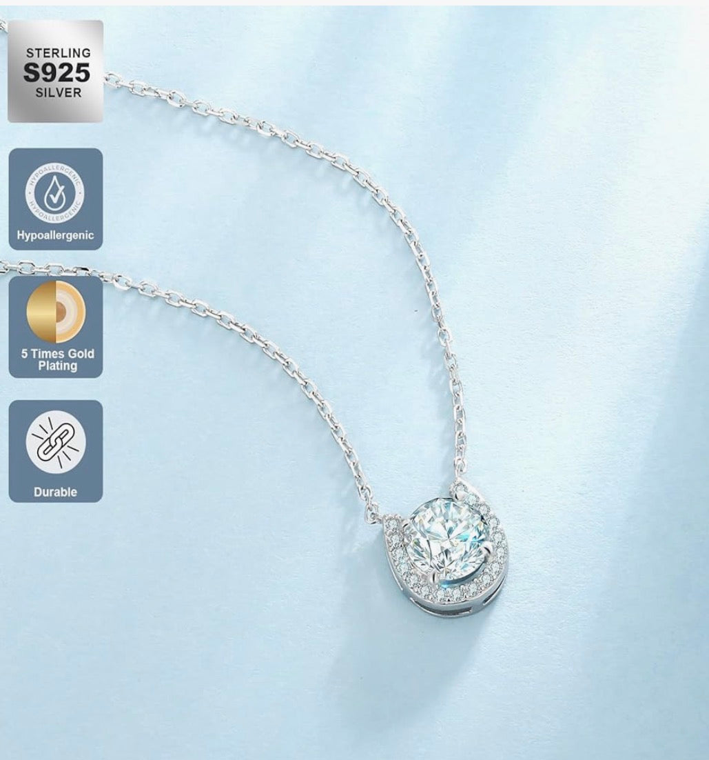 Moissanite Horseshoe Necklace for Women, 0.3CT-1.0CT Lab Created Diamond with VVS1 Clarity D Color Moissanite Chain, White Gold Plated S925 Sterling Silver Necklace