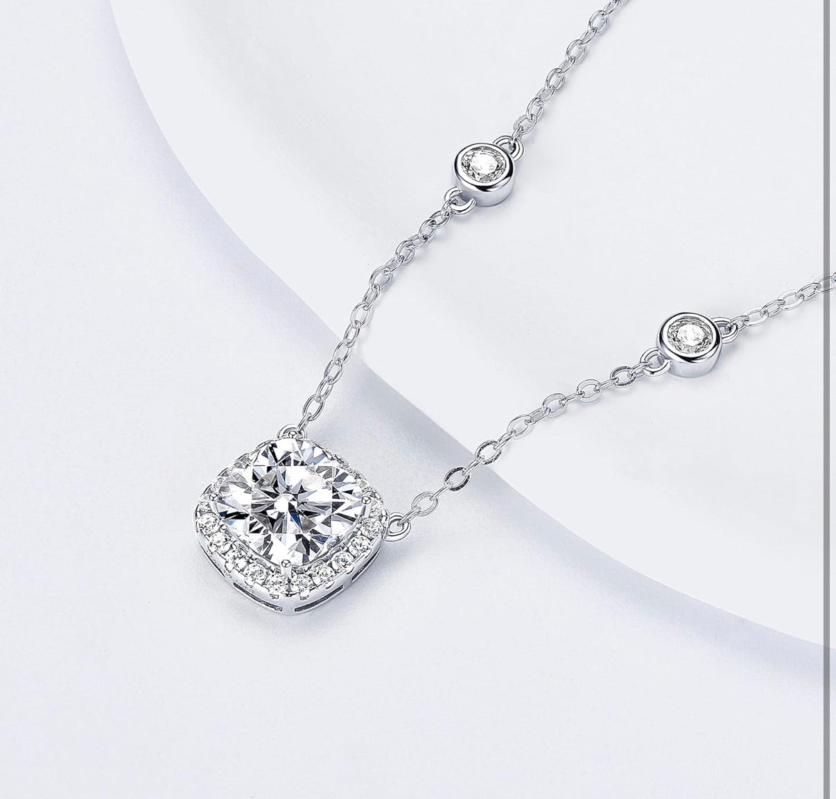 2.5CT Moissanite Pendant Necklace Cushion Cut D Color VVS1 925 Sterling Silver Halo Pendant.