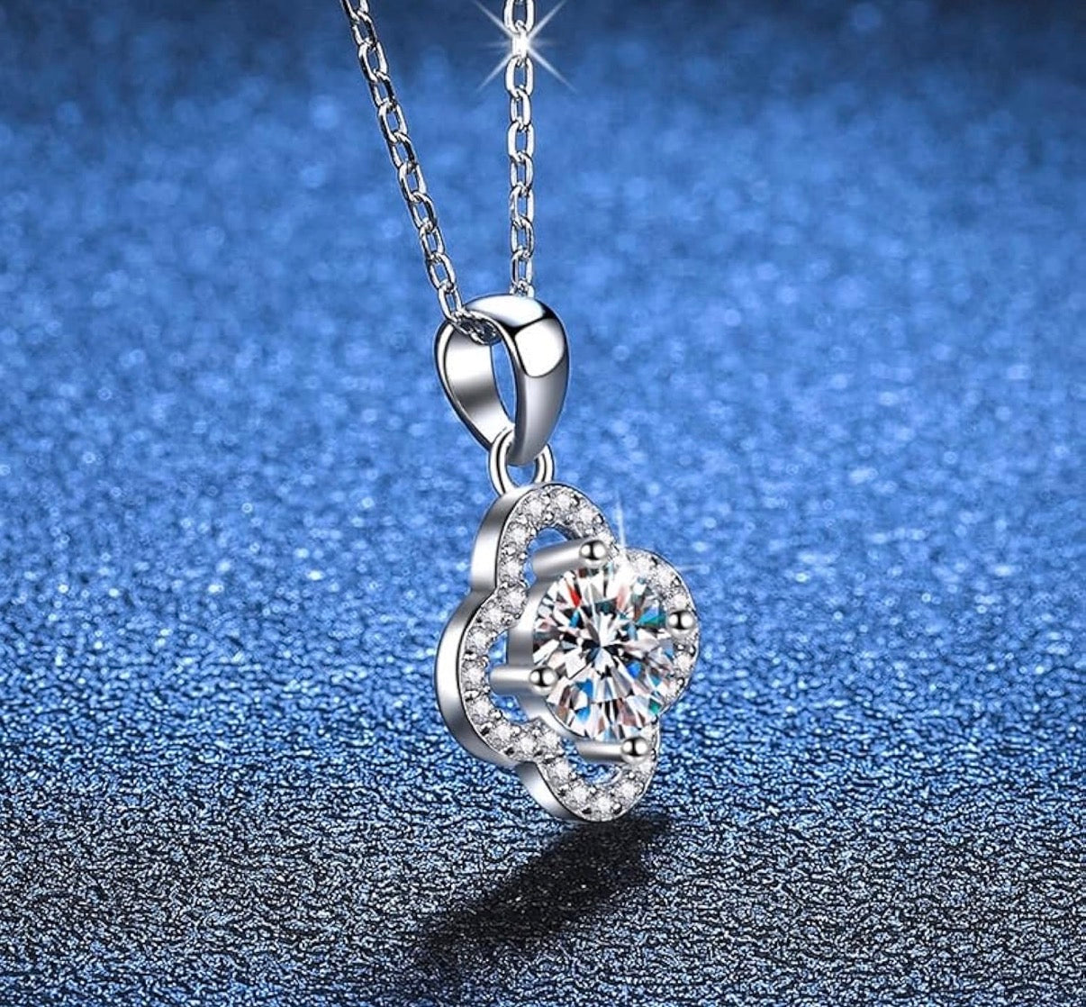 Beautiful 1 .0 Carat Moissanite Clover Pendant Necklace for Women, D Color VVS Clarity